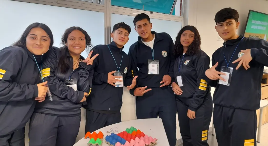 Diseñando futuros con propósito: jóvenes líderes en acción