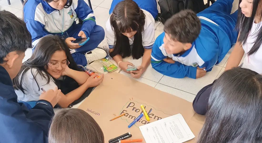 Diseñando futuros con propósito: jóvenes líderes en acción 6