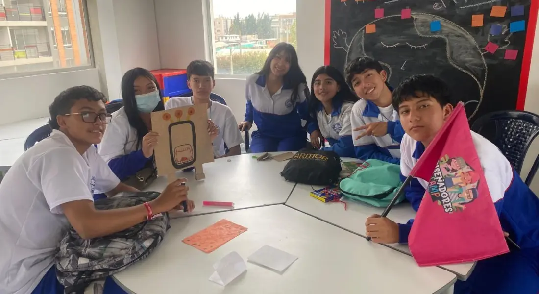 Diseñando futuros con propósito: jóvenes líderes en acción 7