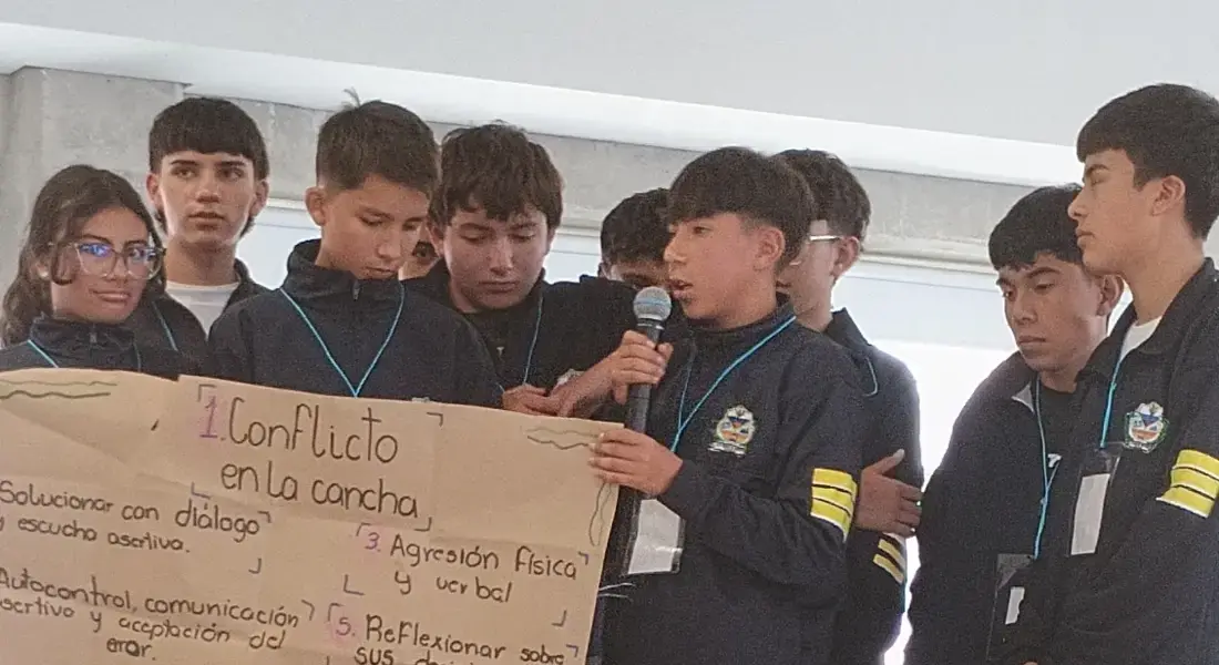 Diseñando futuros con propósito: jóvenes líderes en acción 9