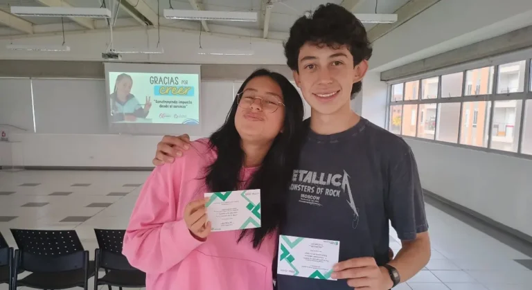Estudiantes del Colegio Mayor de Cundinamarca en jornada de voluntariado