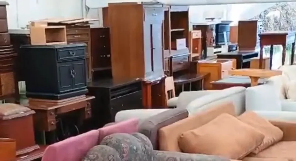 Muebles donados a la Fundación Santa Isabel